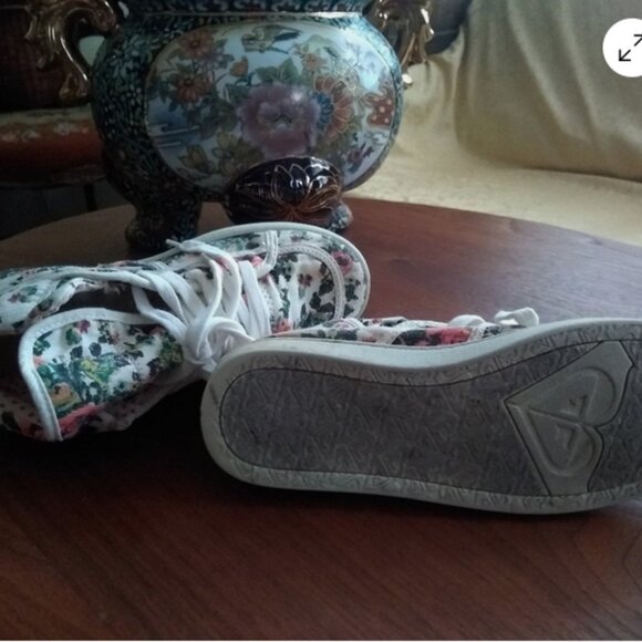 Rocket Dog II ROXI  VINTAGE Floral Canvas adorable sneakers size 8 m - EUC - Picture 2 of 7